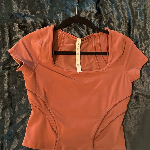 Lululemon Autumn colored top - Picture 3 of 4